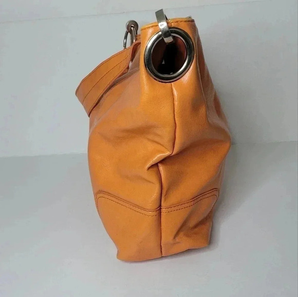 BUENO Vegan Leather shoulder bag - Picture 2 of 14